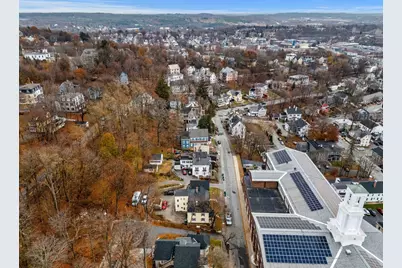 124 Pleasant St, Fitchburg, MA 01420 - Photo 11