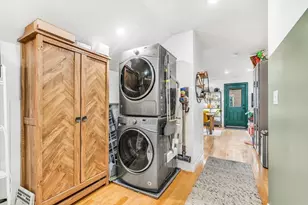 13 Howard Pl, Boston, MA 02125 - Photo 11