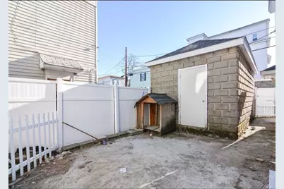 94 Summer St, Lawrence, MA 01840 - Photo 5