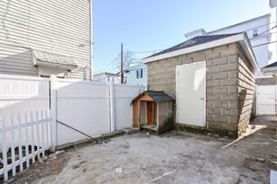 94 Summer St, Lawrence, MA 01840 - Photo 5