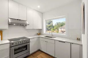 16 Elm St, Newton, MA 02465 - Photo 9
