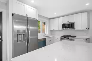 1514 Gorham St, Lowell, MA 01852 - Photo 11
