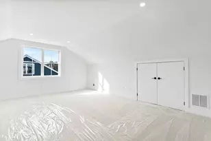 8 Callahan Dr, Woburn, MA 01801 - Photo 31