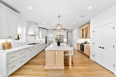 8 Callahan Drive, Woburn, MA 01801 - Photo 5