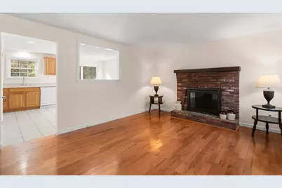 28 Brant Beach Ave, Mattapoisett, MA 02739 - Photo 9