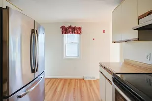 43 Fairway Ln, Blackstone, MA 01504 - Photo 5