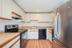 43 Fairway Ln, Blackstone, MA 01504 - Photo 9