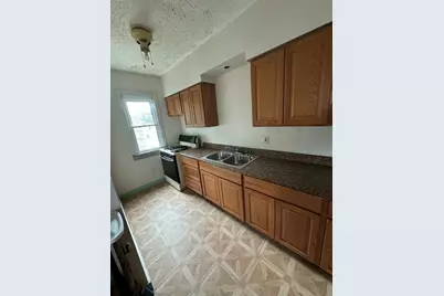 735 Belmont St #1, Springfield, MA 01190 - Photo 3