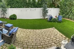 572 Freeport St, Boston, MA 02122 - Photo 3