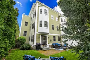 572 Freeport St, Boston, MA 02122 - Photo 25