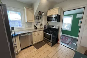 32 Hautevale St, Boston, MA 02131 - Photo 3