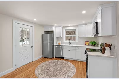 98 John Carver Rd, Reading, MA 01867 - Photo 5