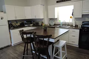 9 Maple St, Watertown, MA 02472 - Photo 3