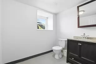 364 Tecumseh St, Fall River, MA 02721 - Photo 29