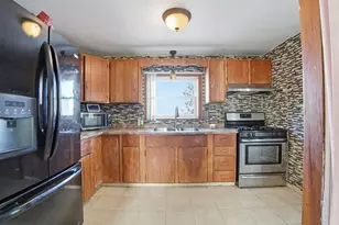 364 Tecumseh St, Fall River, MA 02721 - Photo 7