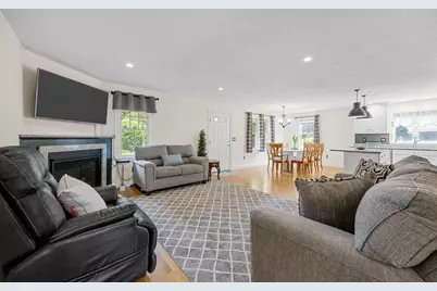 56 Carriage Shop Rd #4, Falmouth, MA 02536 - Photo 9