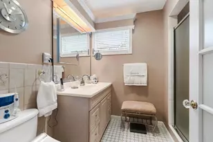 6 Appleton St, Watertown, MA 02472 - Photo 15