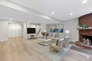 27 Village St, Marblehead, MA 01945 - Photo 17