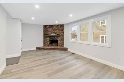 27 Village St #1, Marblehead, MA 01945 - Photo 7