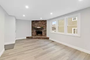 27 Village St, Marblehead, MA 01945 - Photo 7