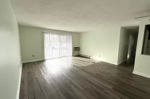 37 Fountain Ln, Weymouth, MA 02190 - Photo 3