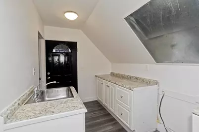 26 Huntington St, Springfield, MA 01107 - Photo 5