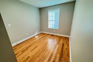 2 1/2 Vernon St, Holyoke, MA 01040 - Photo 5