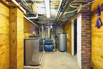 355 Peckham St, Fall River, MA 02724 - Photo 15