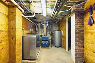 355 Peckham St, Fall River, MA 02724 - Photo 15