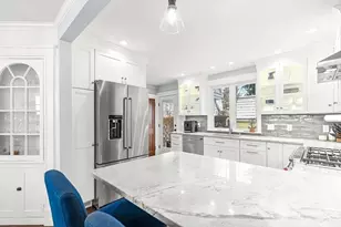 10 Hesseltine Ave, Melrose, MA 02176 - Photo 11