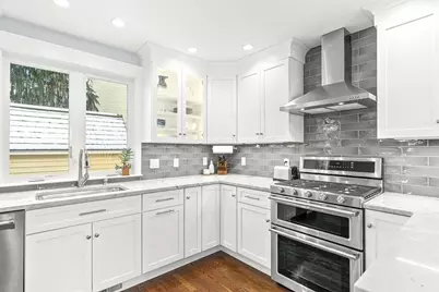 10 Hesseltine Avenue, Melrose, MA 02176 - Photo 15