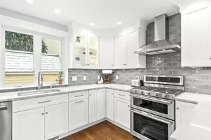 10 Hesseltine Ave, Melrose, MA 02176 - Photo 15