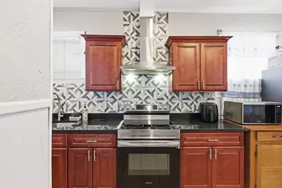 35 Algonquin St, Boston, MA 02124 - Photo 11