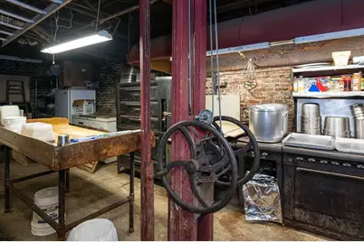 145 Dutton St, Lowell, MA 01852 - Photo 31