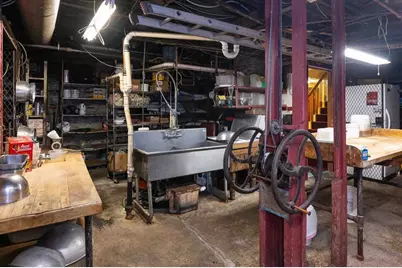 145 Dutton St, Lowell, MA 01852 - Photo 25