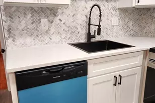 41 Bridgeport St, Worcester, MA 01604 - Photo 21