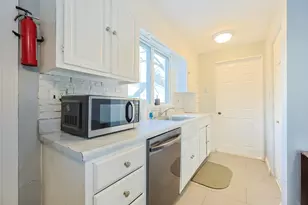 21 E Park Ave, Lynn, MA 01902 - Photo 9