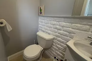 50 Cleveland Ave, Braintree, MA 02184 - Photo 9