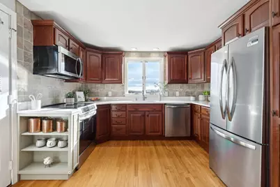 27 Temple St, Melrose, MA 02176 - Photo 5