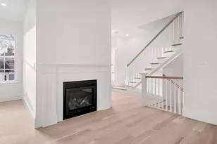 66 Pleasant St, Marblehead, MA 01945 - Photo 9