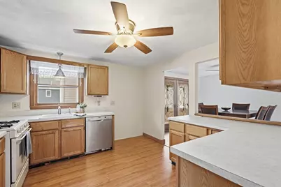 25 Greenhalge Street, Tewksbury, MA 01876 - Photo 9