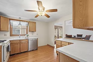 25 Greenhalge St, Tewksbury, MA 01876 - Photo 9