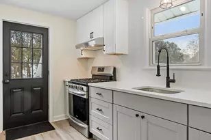 3 Fordham Dr, Milford, MA 01757 - Photo 11