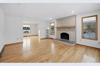 37 Wyndermere Pl, Ludlow, MA 01056 - Photo 13