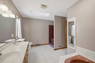 37 Wyndermere Pl, Ludlow, MA 01056 - Photo 23