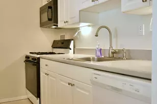 8 Whittier Pl, Boston, MA 02114 - Photo 13
