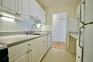 8 Whittier Pl, Boston, MA 02114 - Photo 11