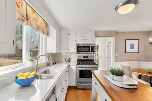 24 Gladstone St, Wakefield, MA 01880 - Photo 11