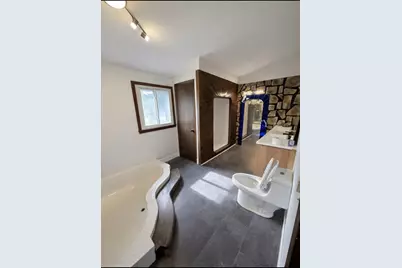 143 Royal St, Chicopee, MA 01020 - Photo 11