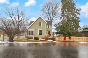 142 Railroad Ave, Hamilton, MA 01982 - Photo 3